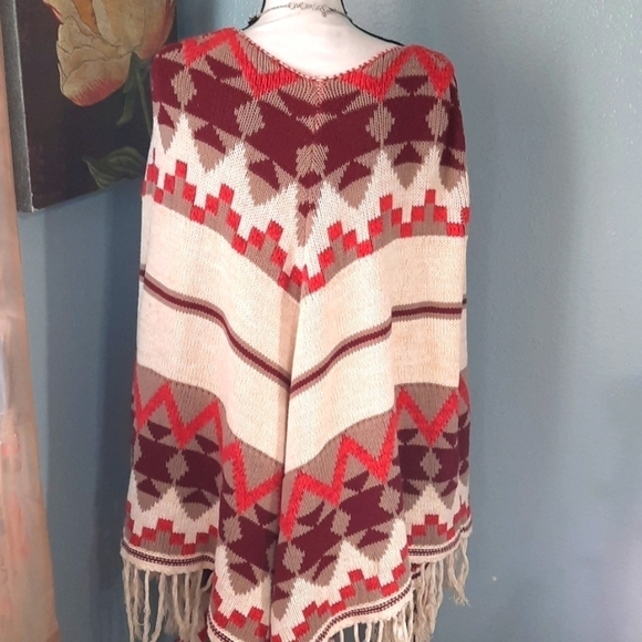 American Rag Sleeveless Southwestern Knit Fringe Boho Pancho - Picture 6 of 6